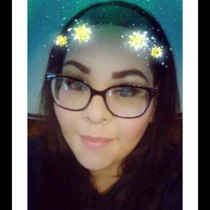 Meet your Posher, Crystal